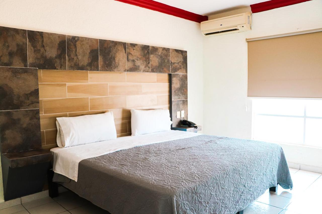 Hotel Gina Tecoman Ngoại thất bức ảnh