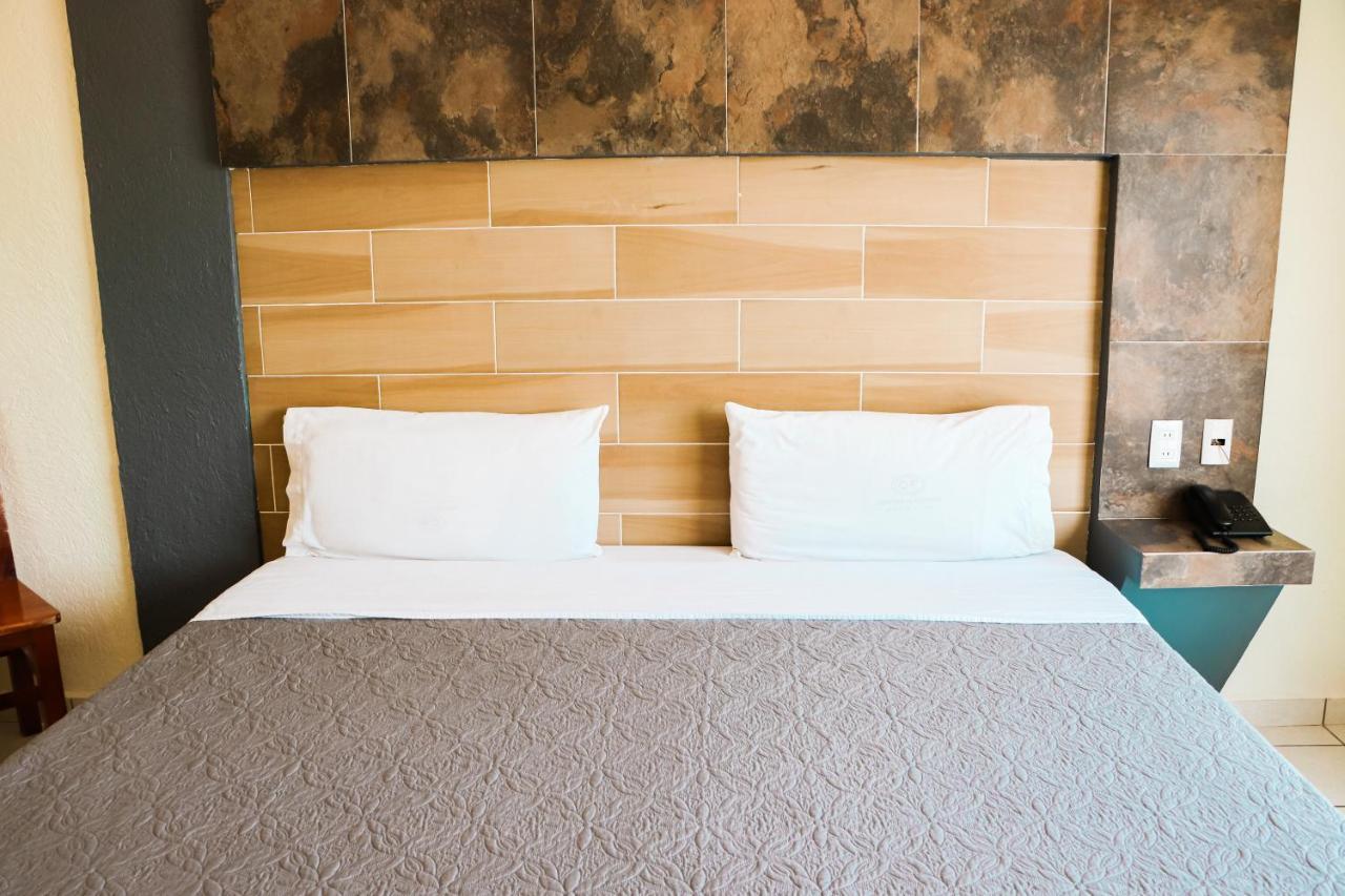 Hotel Gina Tecoman Ngoại thất bức ảnh