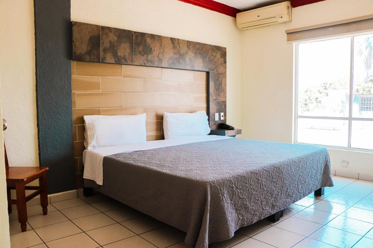 Hotel Gina Tecoman Ngoại thất bức ảnh